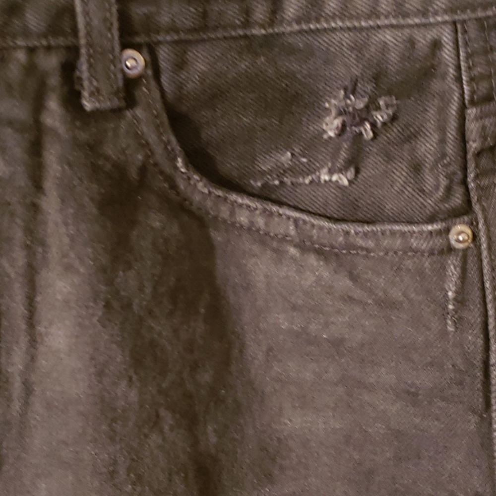 Shorts - Picture 3 of 8